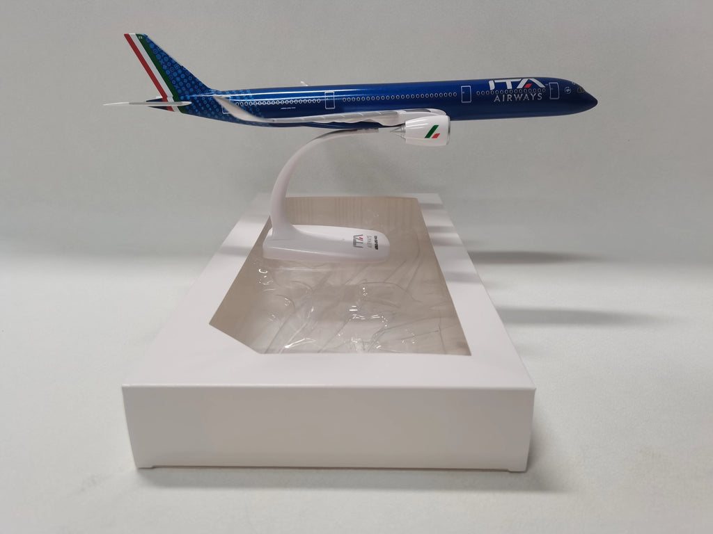A350-900 1/200 Scale Diecast Model Aircraft – Detailed Collector's Model with Display Stand